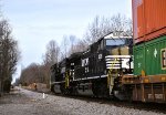 Intermodal Heads North Through Shipman